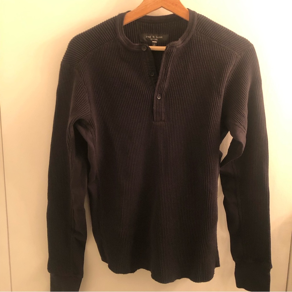 Rag & Bone Devon Waffle Cotton Henley in Black (size S)